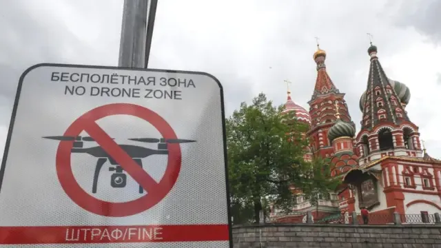 Diserang Ukraina, e-commerce Rusia hapus penjualan peralatan perang [titlebase]: Serangan Drone Mengguncang Moskwa