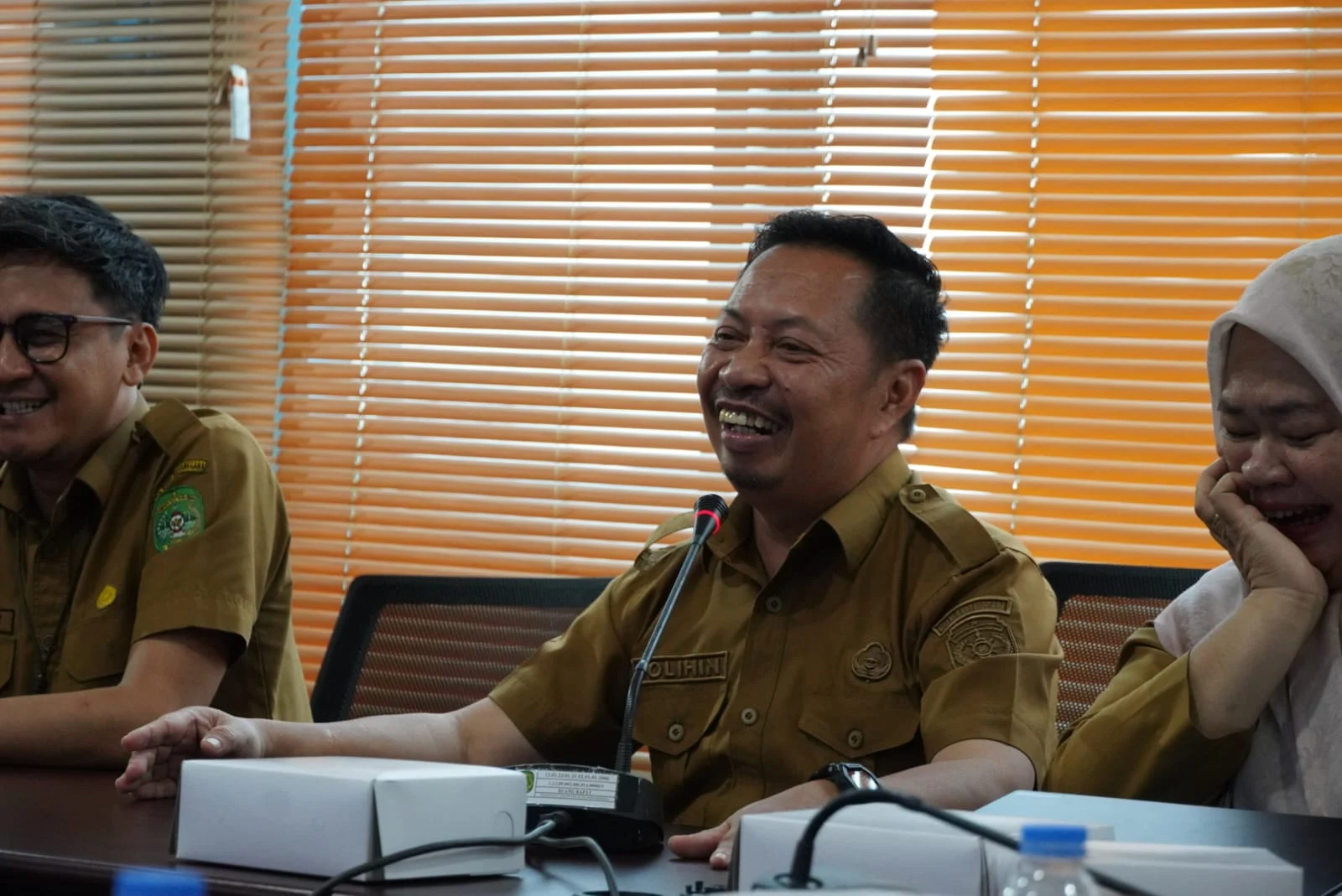 Bawa 30 Liter Bensin, Pegawai Diskominfo Kukar Bakar Ruang Rapat Gegara Foto Dijadikan Stiker WA dan Dibully!