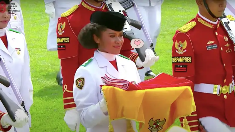 Momen Bersejarah: Celina Olivia Theo, Si Pembawa Baki Bendera Pusaka HUT ke-81 RI, Ternyata Siswi Berprestasi!